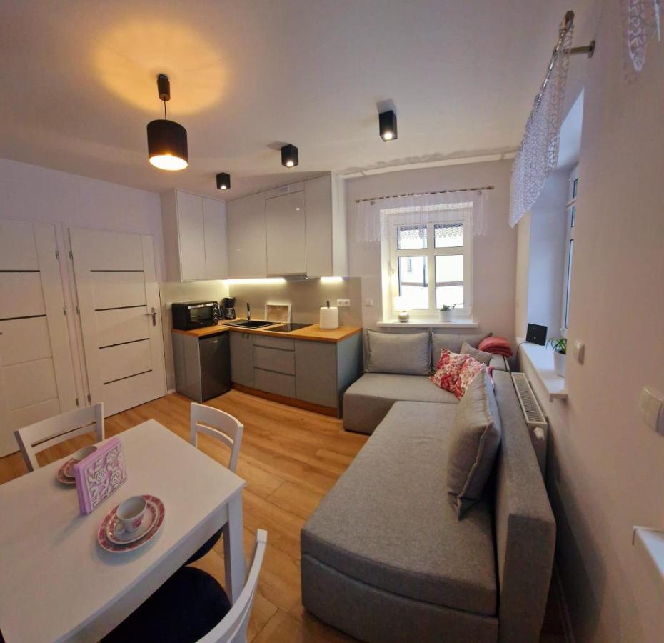 Apartament Przy Deptaku Jelenia Góra Extérieur photo